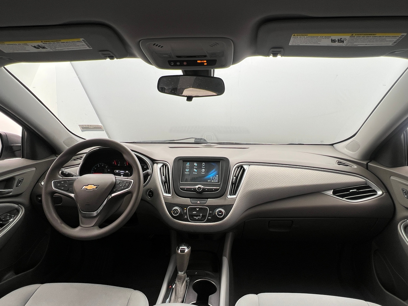 Thumbnail: 2018 Chevrolet Malibu - 3