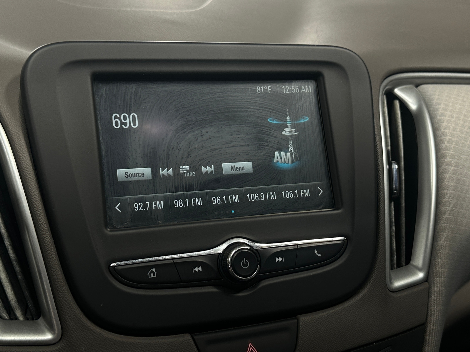 Thumbnail: 2018 Chevrolet Malibu - 4