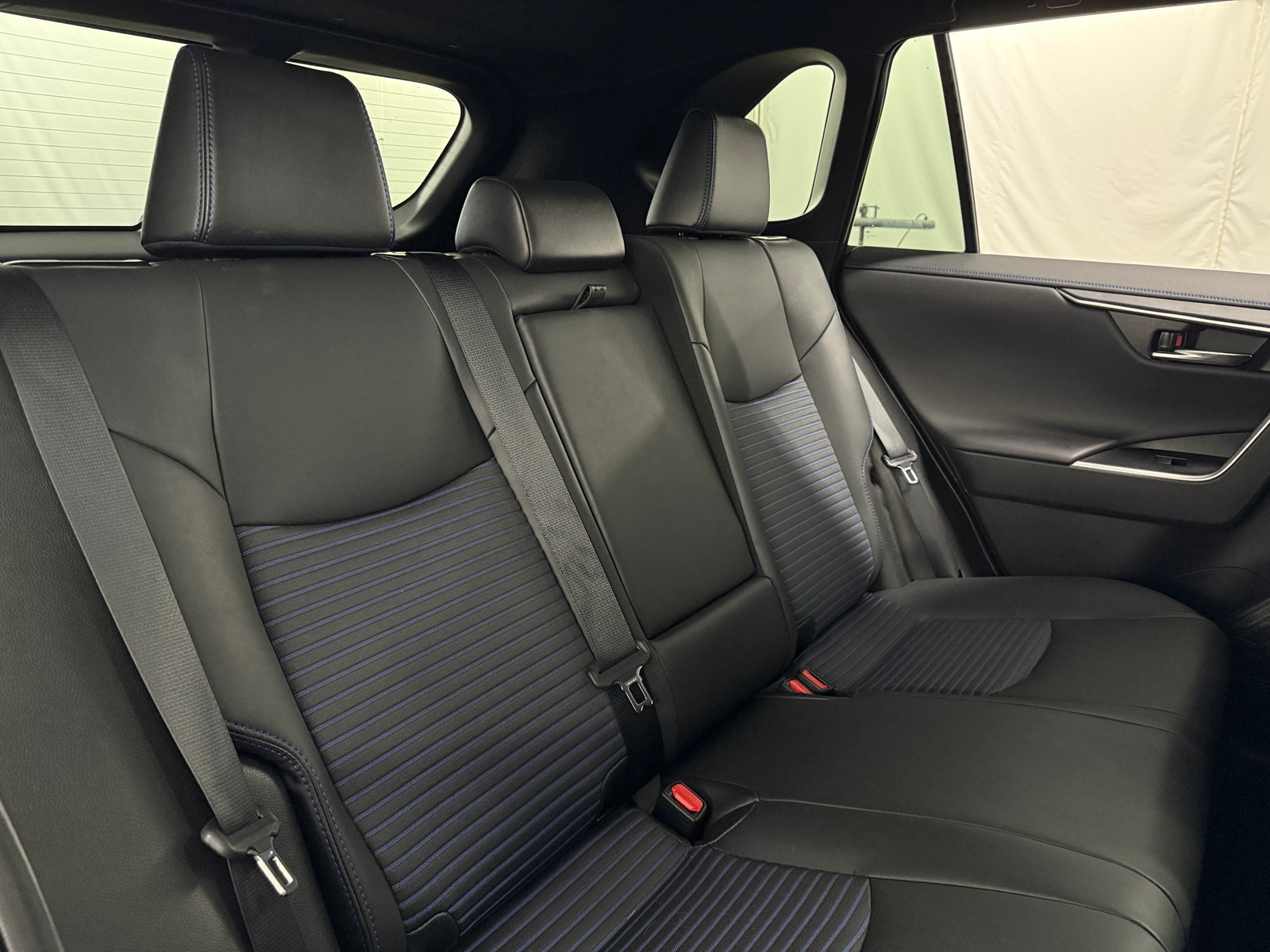 Thumbnail: 2021 Toyota RAV4 - 6