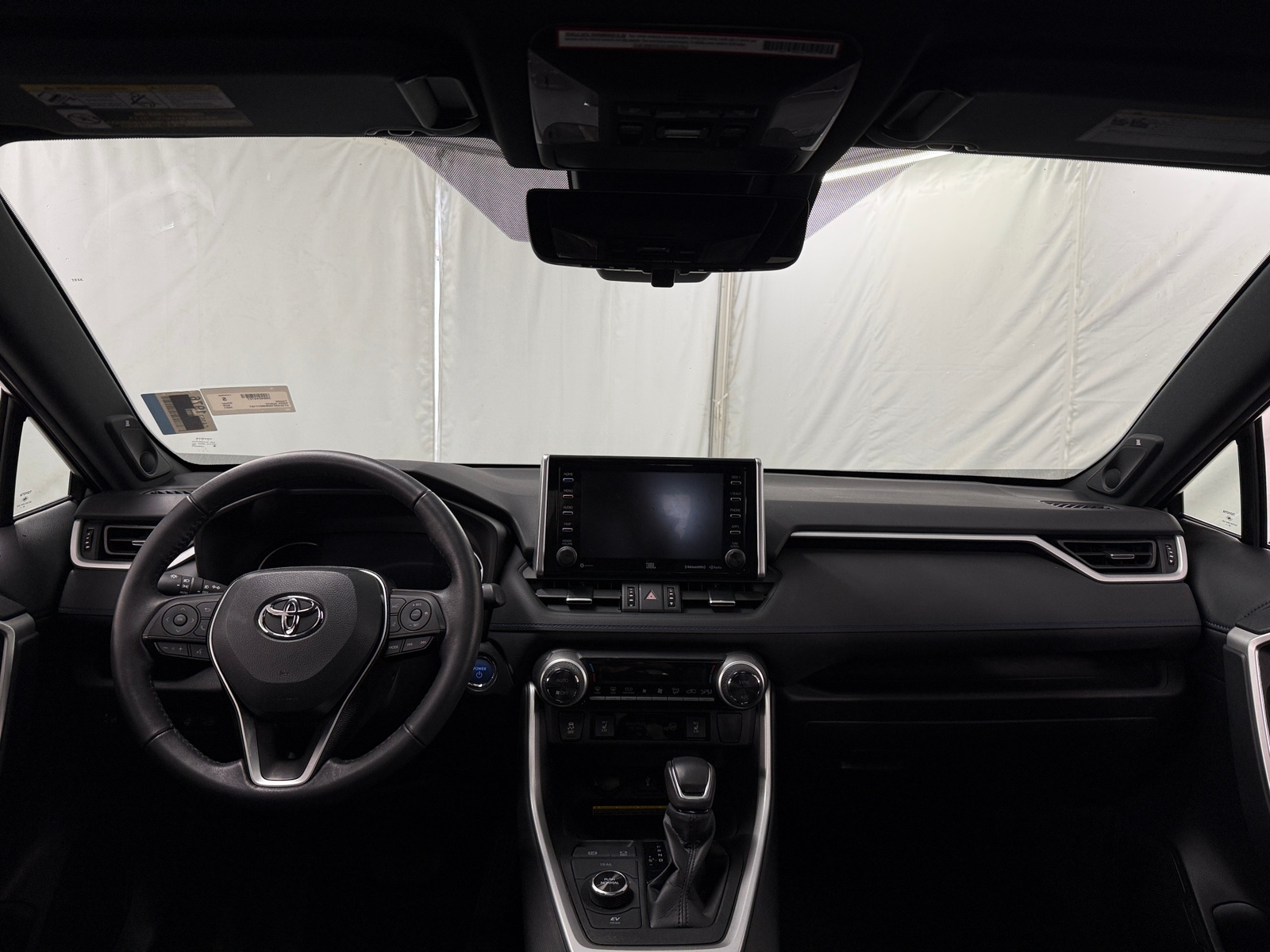 Thumbnail: 2021 Toyota RAV4 - 3