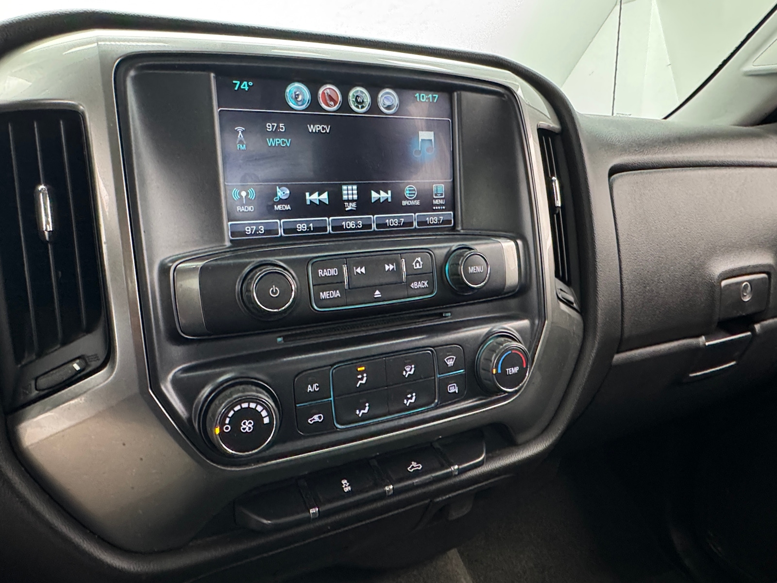 Thumbnail: 2018 Chevrolet Silverado 1500 - 4