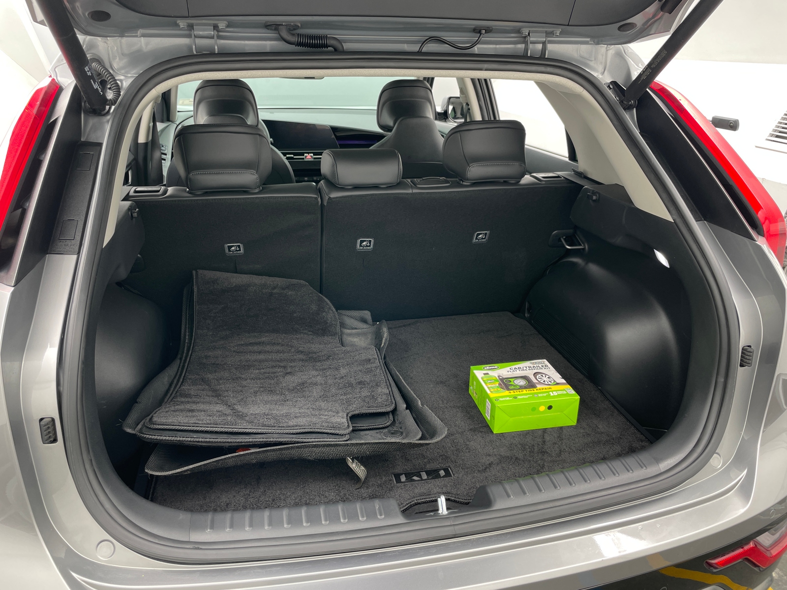 Thumbnail: 2023 Kia Niro - 7