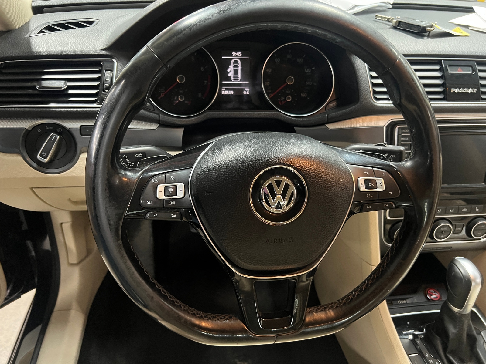 Thumbnail: 2018 Volkswagen Passat - 4