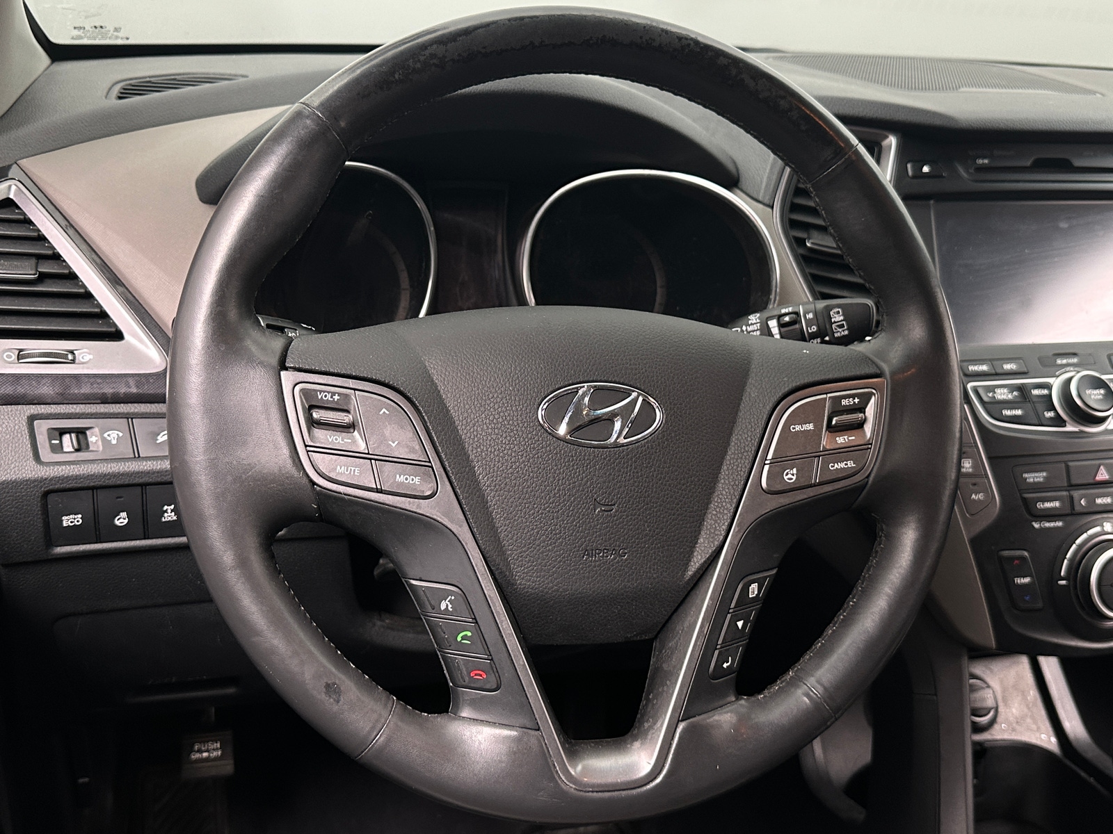 Thumbnail: 2016 Hyundai Santa Fe - 4