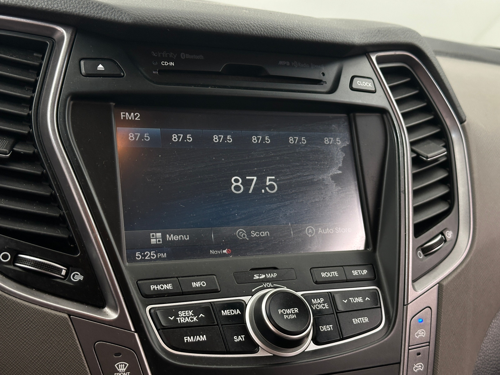 Thumbnail: 2016 Hyundai Santa Fe - 3