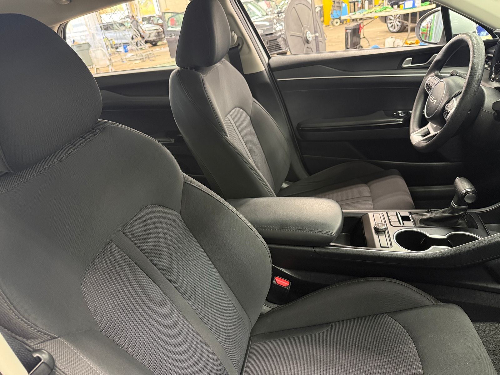 Thumbnail: 2023 Kia K5 - 2