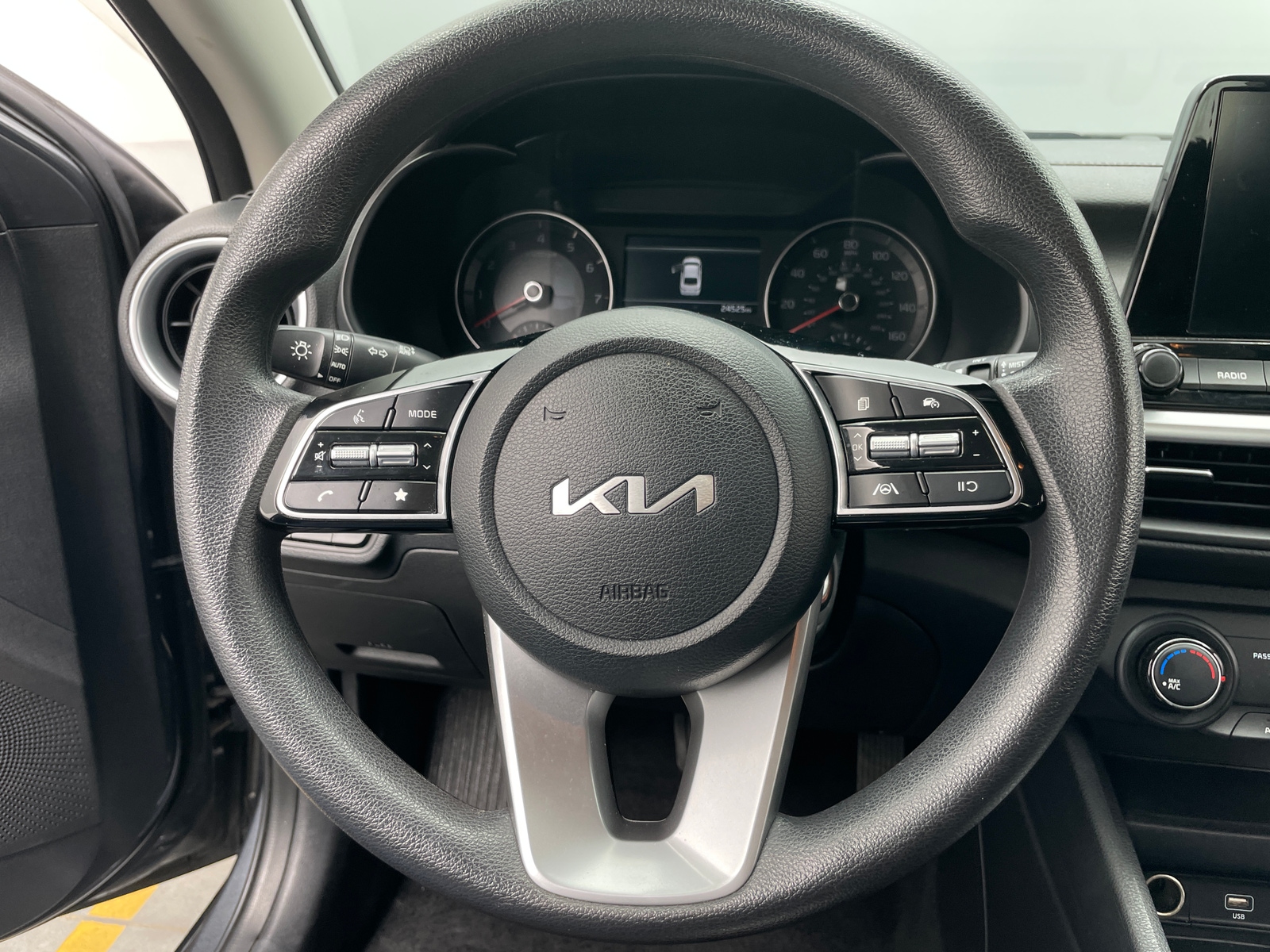 Thumbnail: 2024 Kia Forte - 5