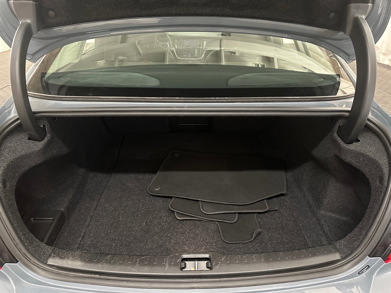 Thumbnail: 2024 Volvo S60 - 6