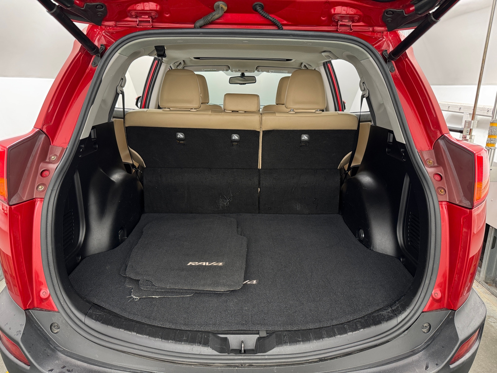 Thumbnail: 2014 Toyota RAV4 - 6