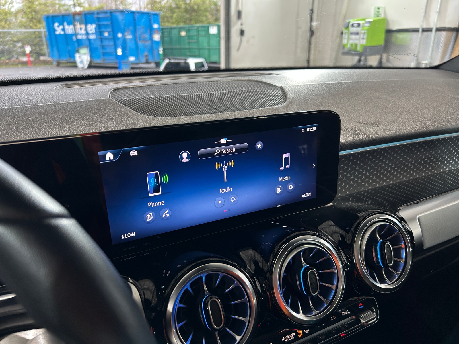 Thumbnail: 2025 Mercedes-Benz GLB - 3