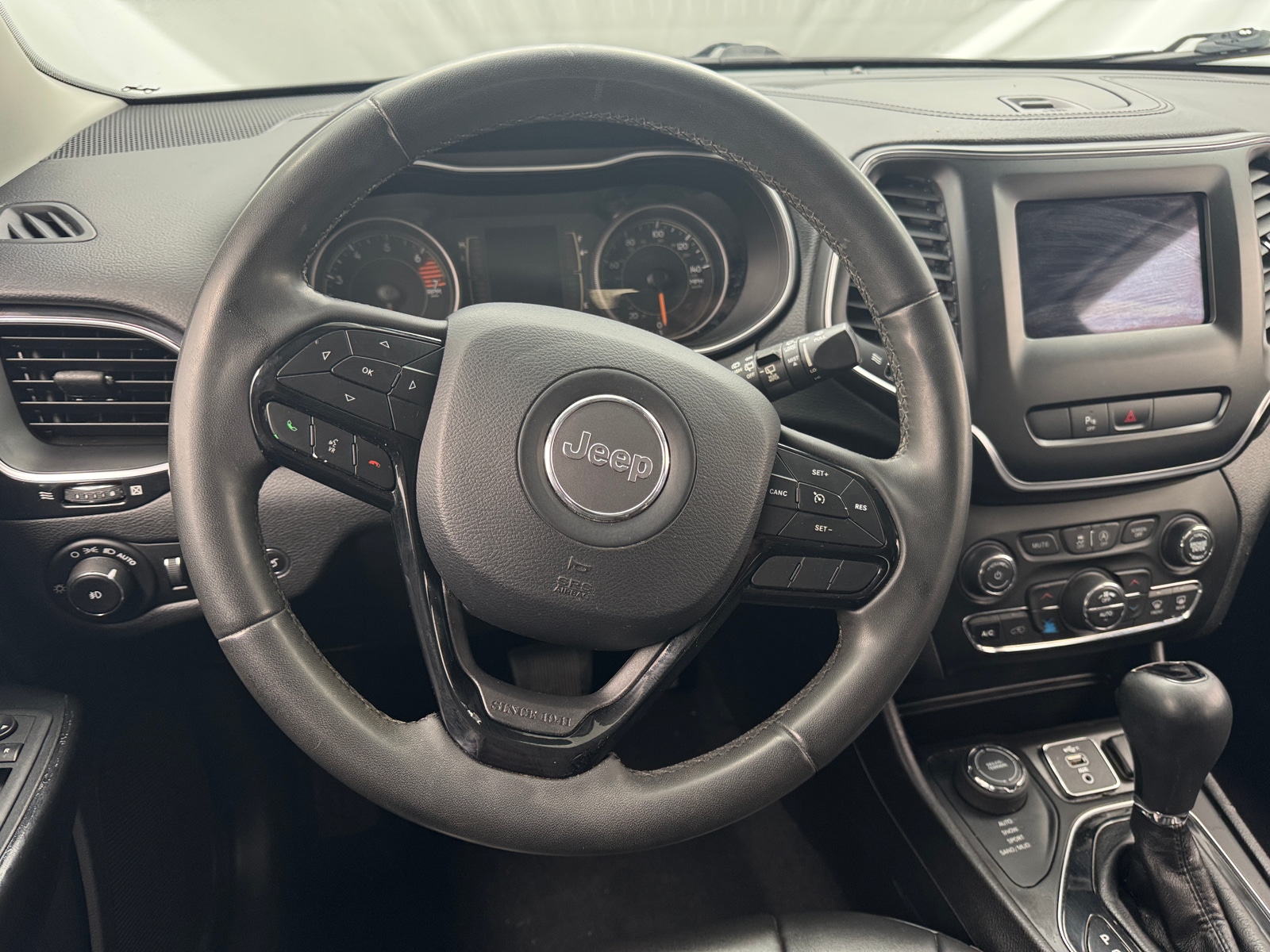 Thumbnail: 2020 Jeep Cherokee - 5