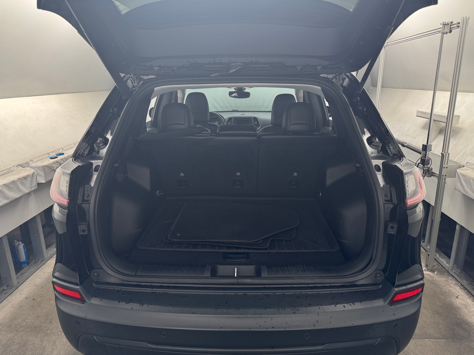 Thumbnail: 2020 Jeep Cherokee - 7