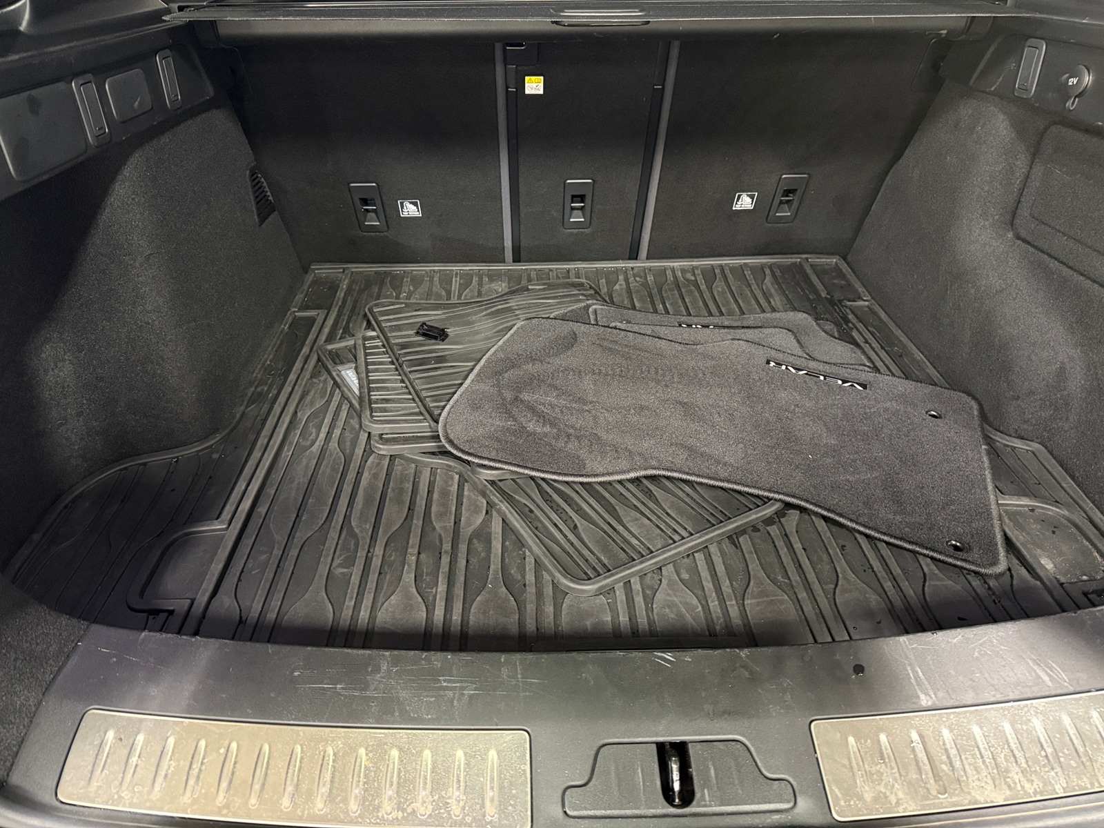 Thumbnail: 2018 Land Rover Range Rover Velar - 6