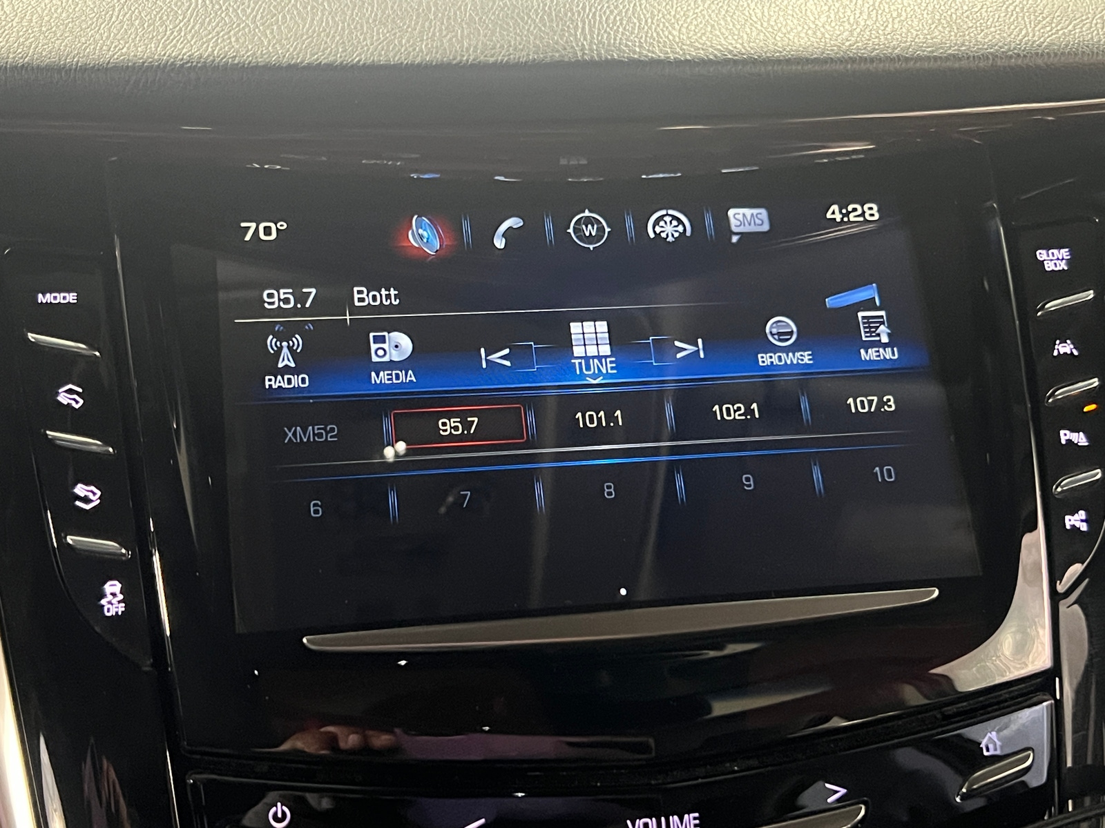 Thumbnail: 2020 Cadillac Escalade - 3