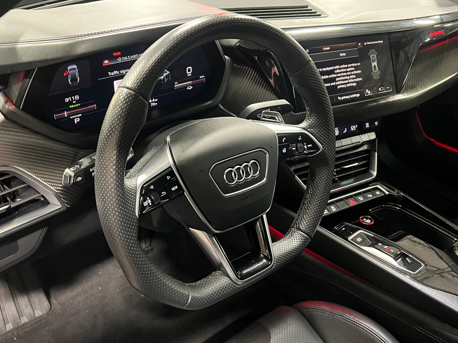 Thumbnail: 2022 Audi e-tron GT - 4