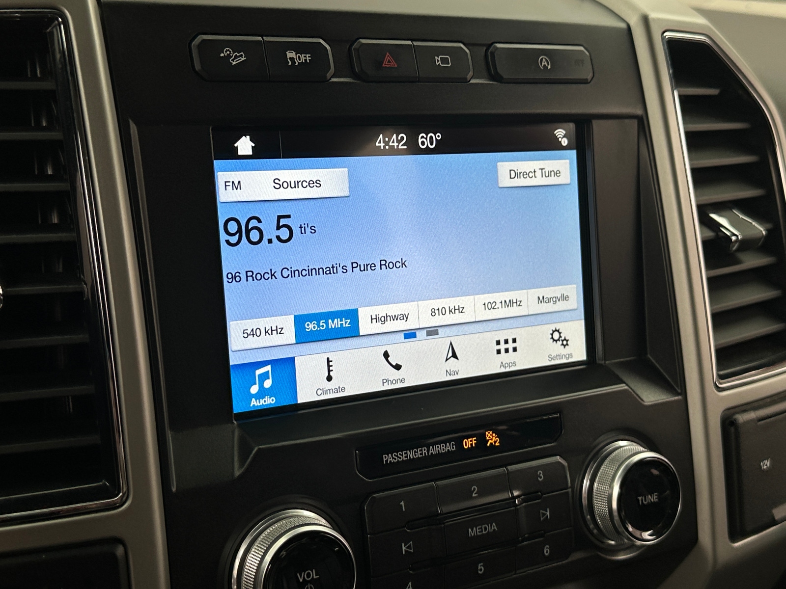 Thumbnail: 2019 Ford Econoline - 3