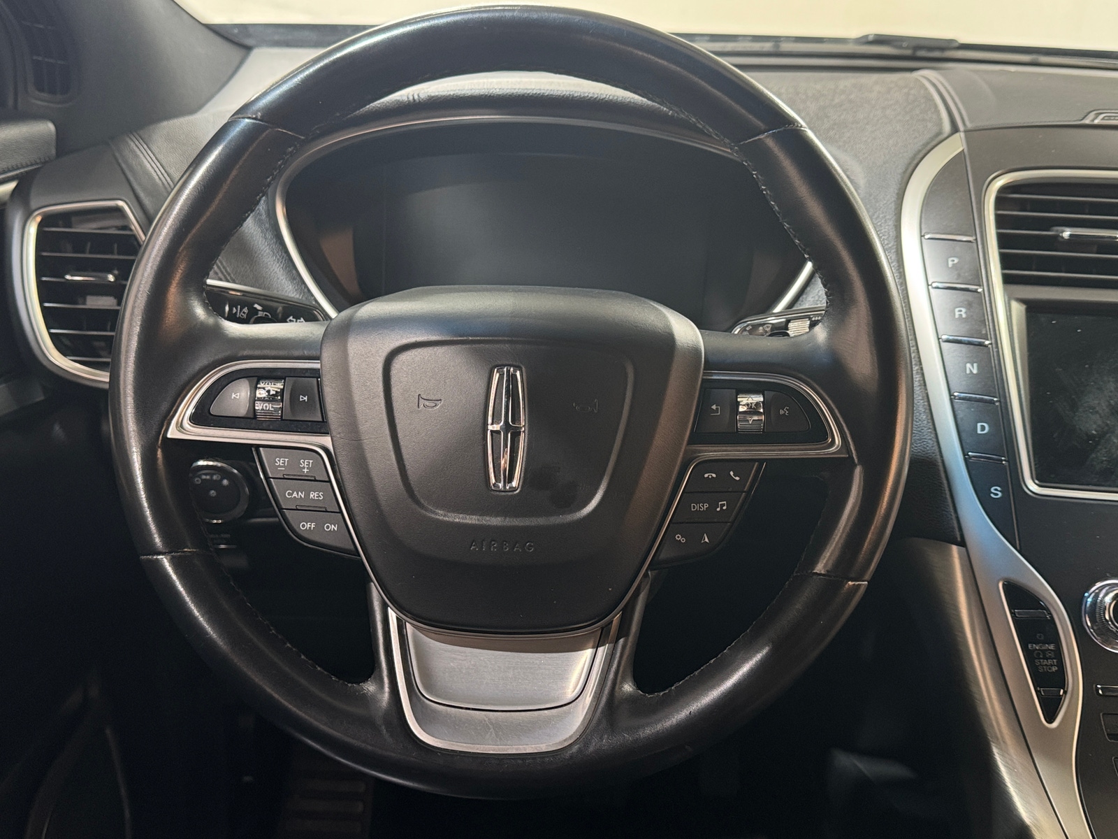 Thumbnail: 2020 Lincoln Nautilus - 4