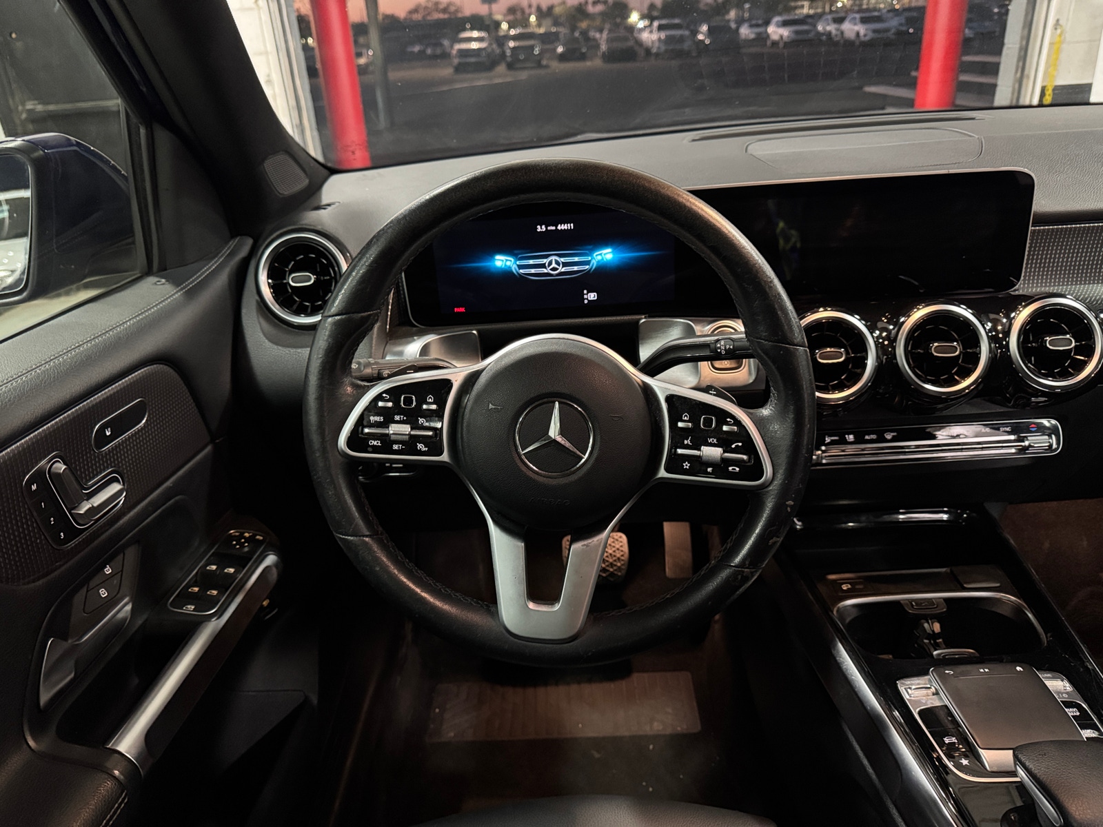 Thumbnail: 2020 Mercedes-Benz GLB - 4