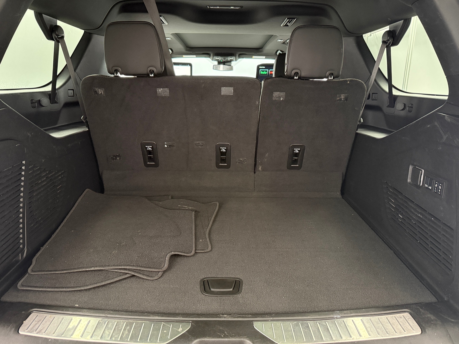 Thumbnail: 2024 Chevrolet Suburban - 6