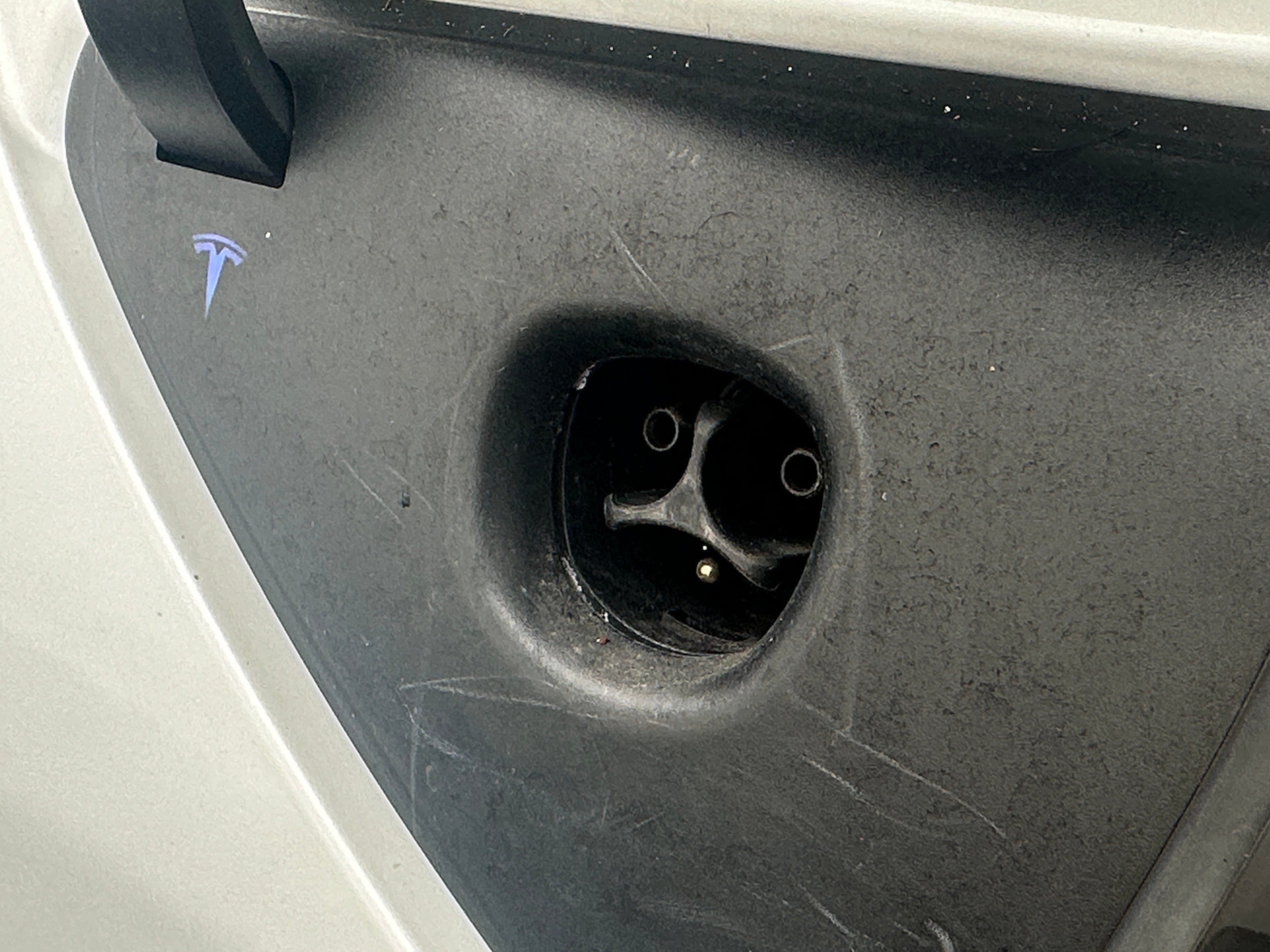 Used 2022 Tesla Model Y Long Range with VIN 7SAYGDEE8NA015817 for sale in Oak Creek, WI