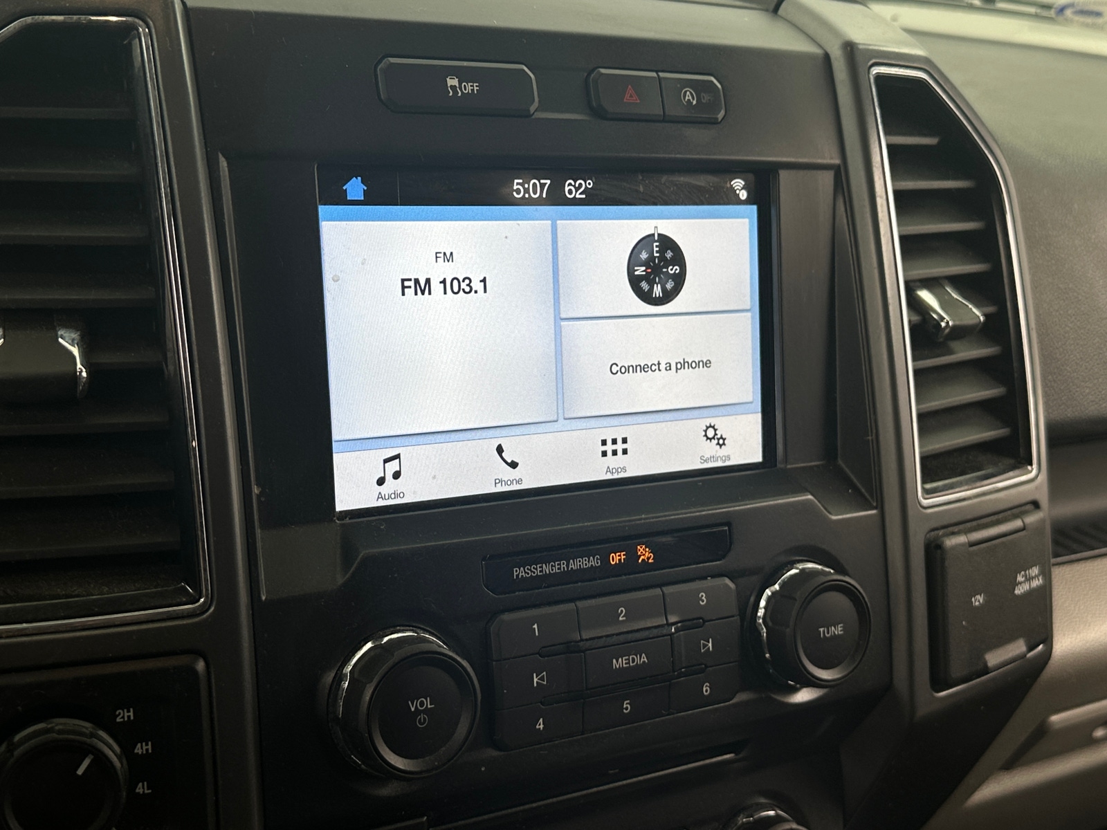 Thumbnail: 2018 Ford Econoline - 4