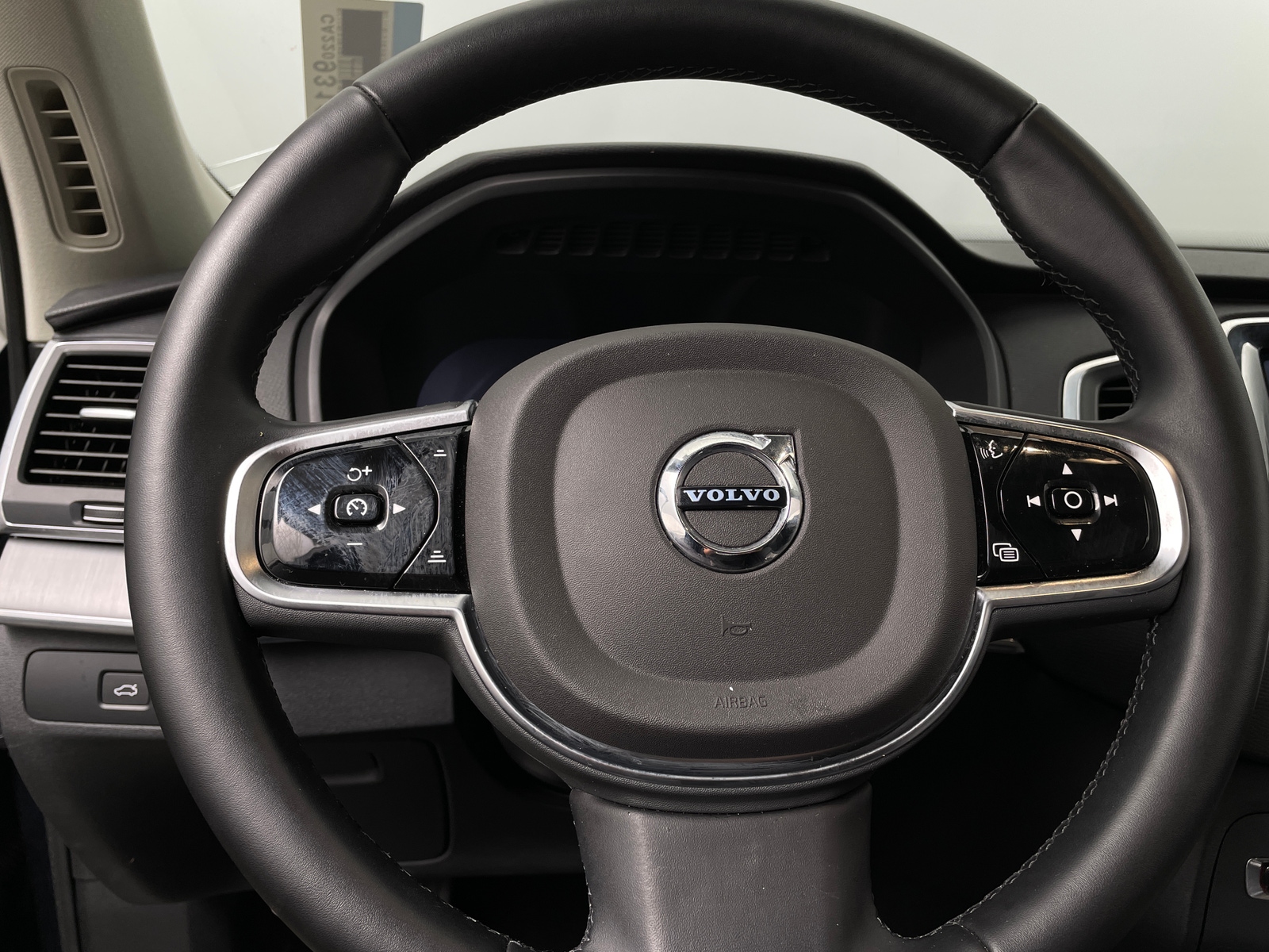 Thumbnail: 2025 Volvo XC90 - 4