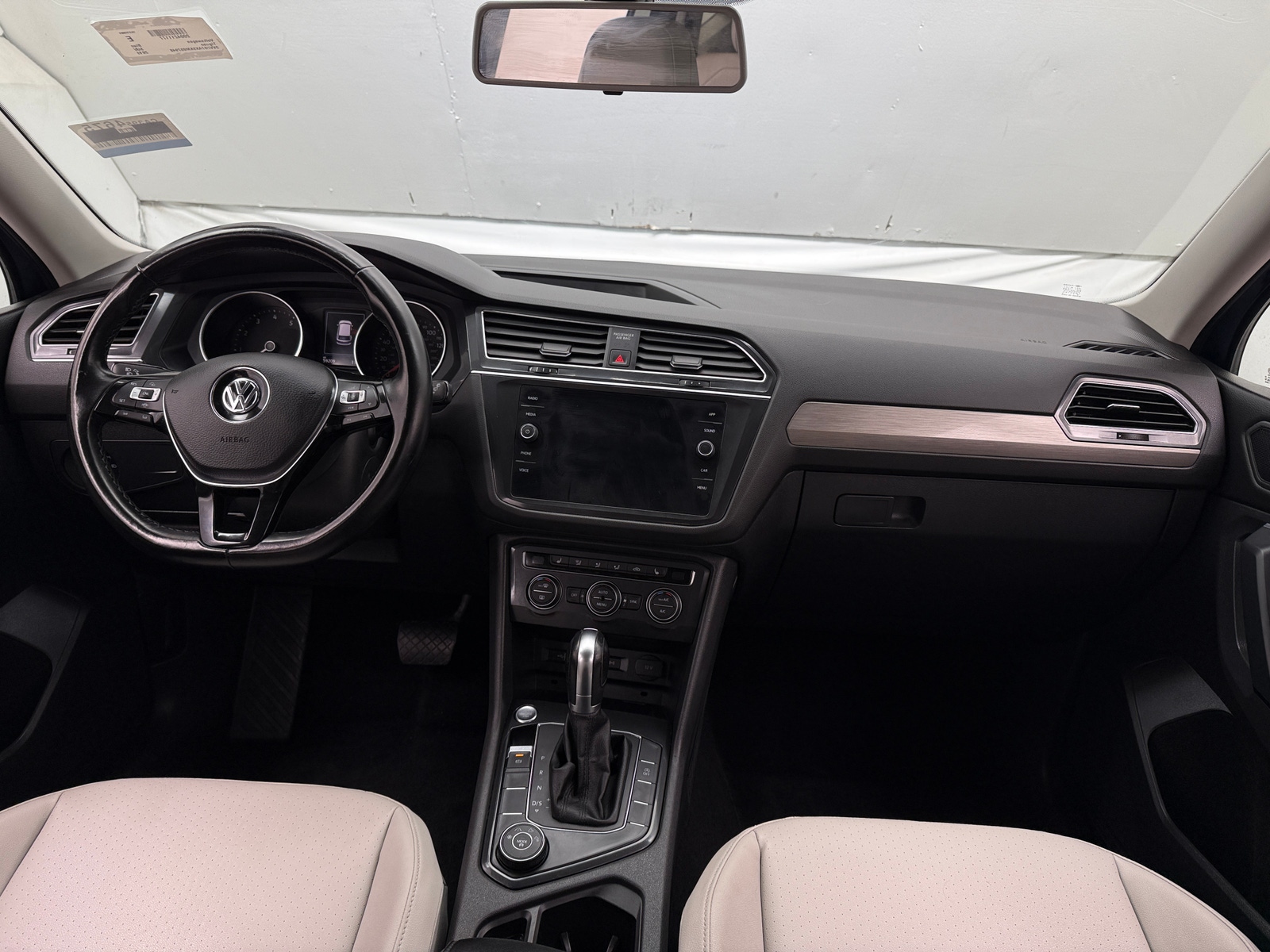 Thumbnail: 2019 Volkswagen Tiguan - 2