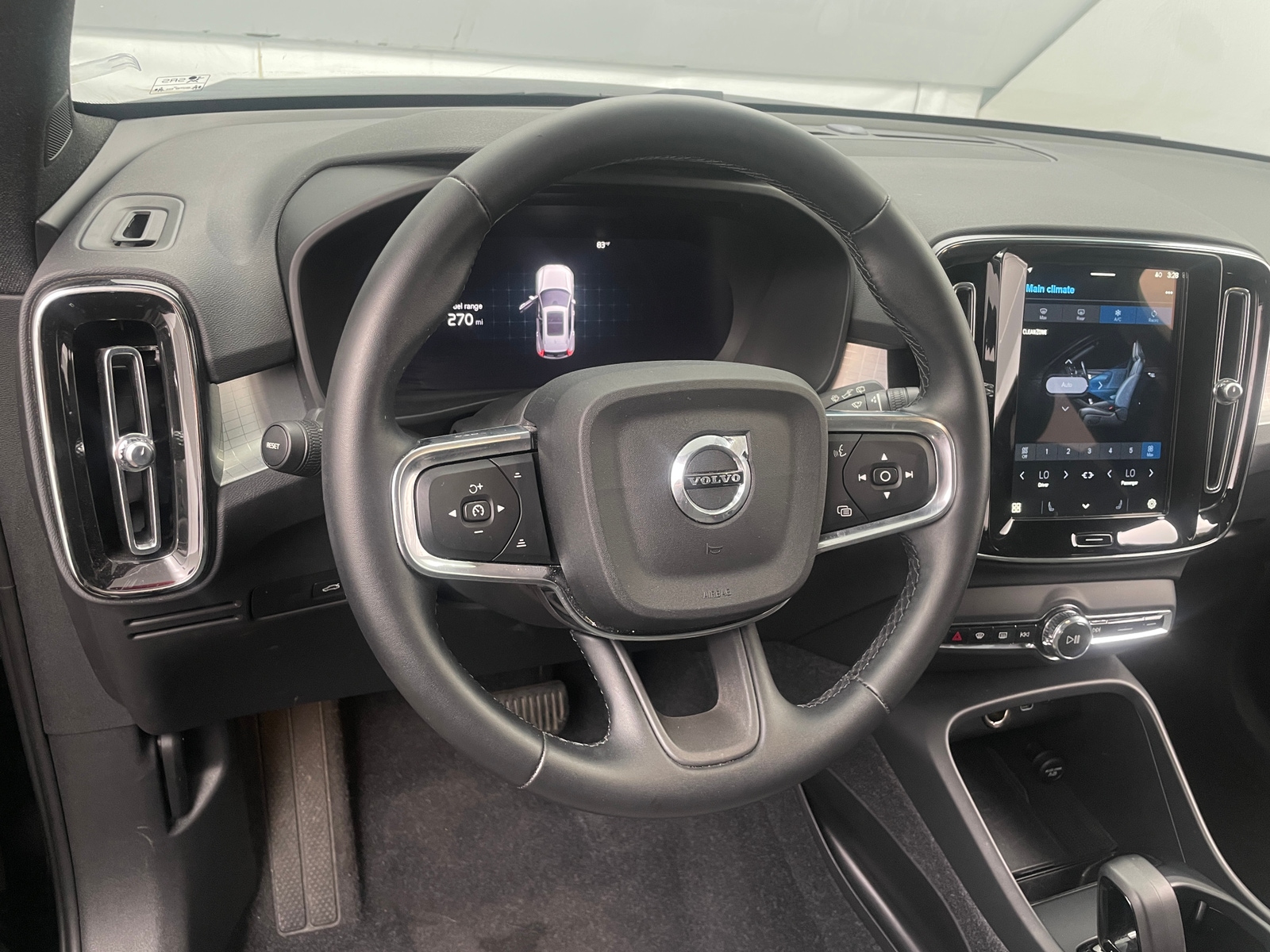 Thumbnail: 2025 Volvo XC40 - 5