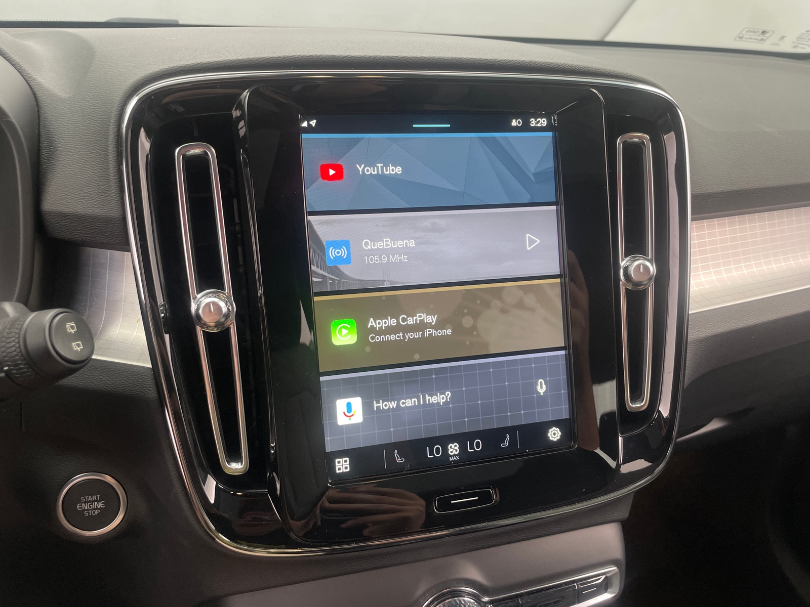 Thumbnail: 2025 Volvo XC40 - 4