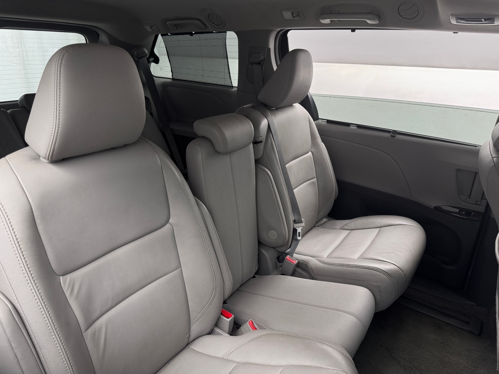 Thumbnail: 2015 Toyota Sienna - 5