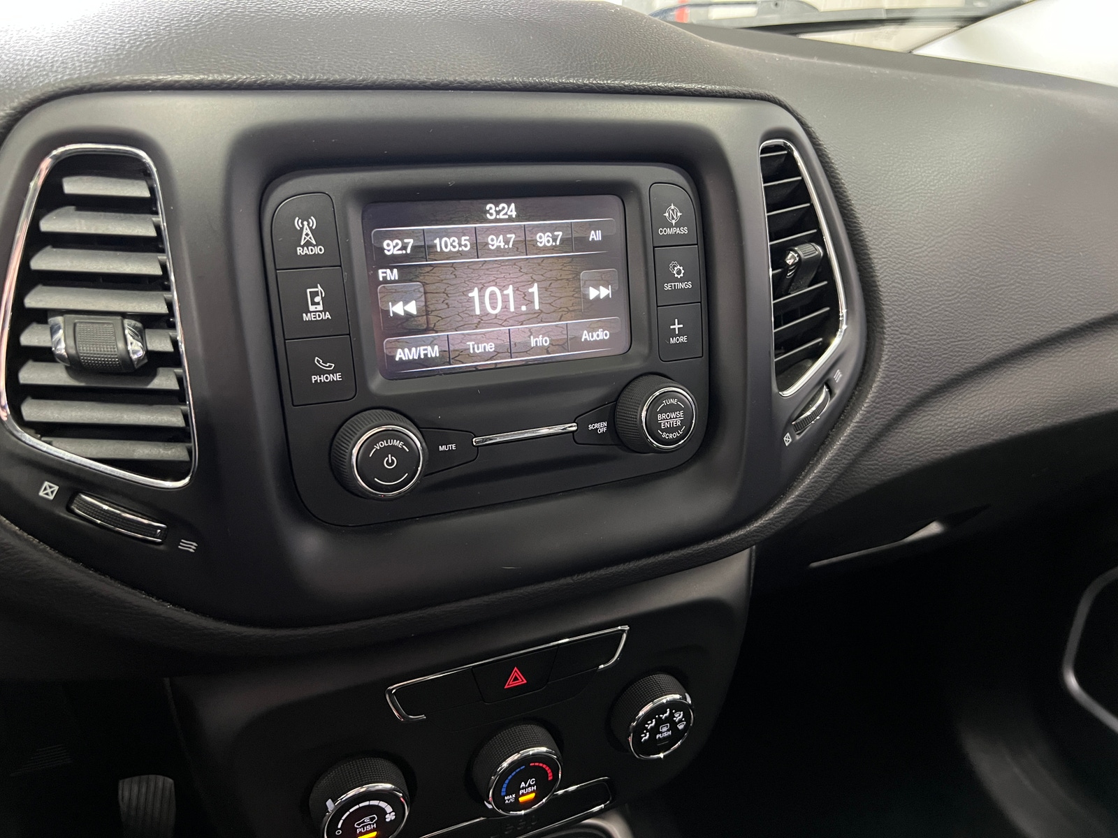 Thumbnail: 2018 Jeep Compass - 4