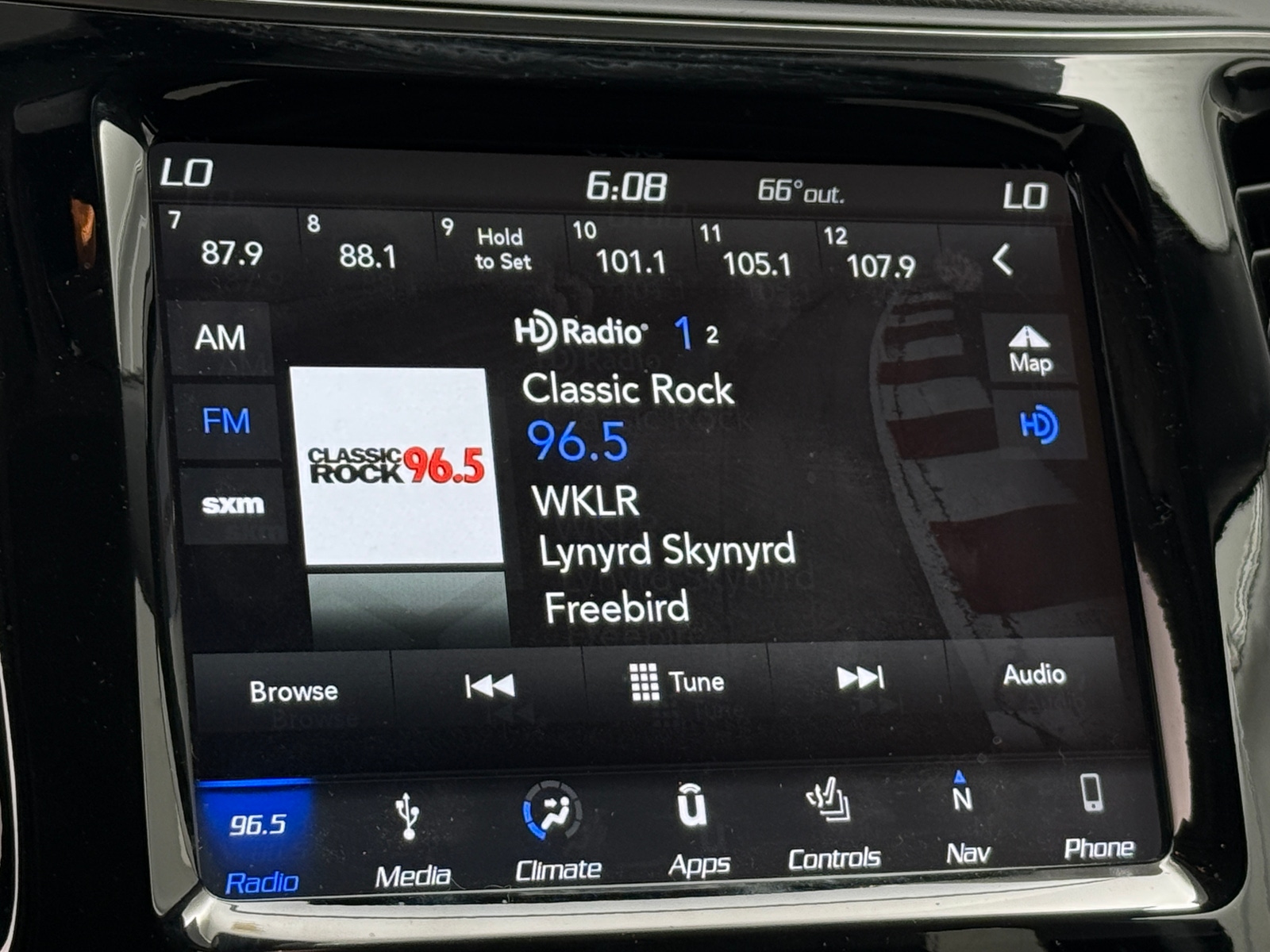 Thumbnail: 2019 Jeep Cherokee - 3