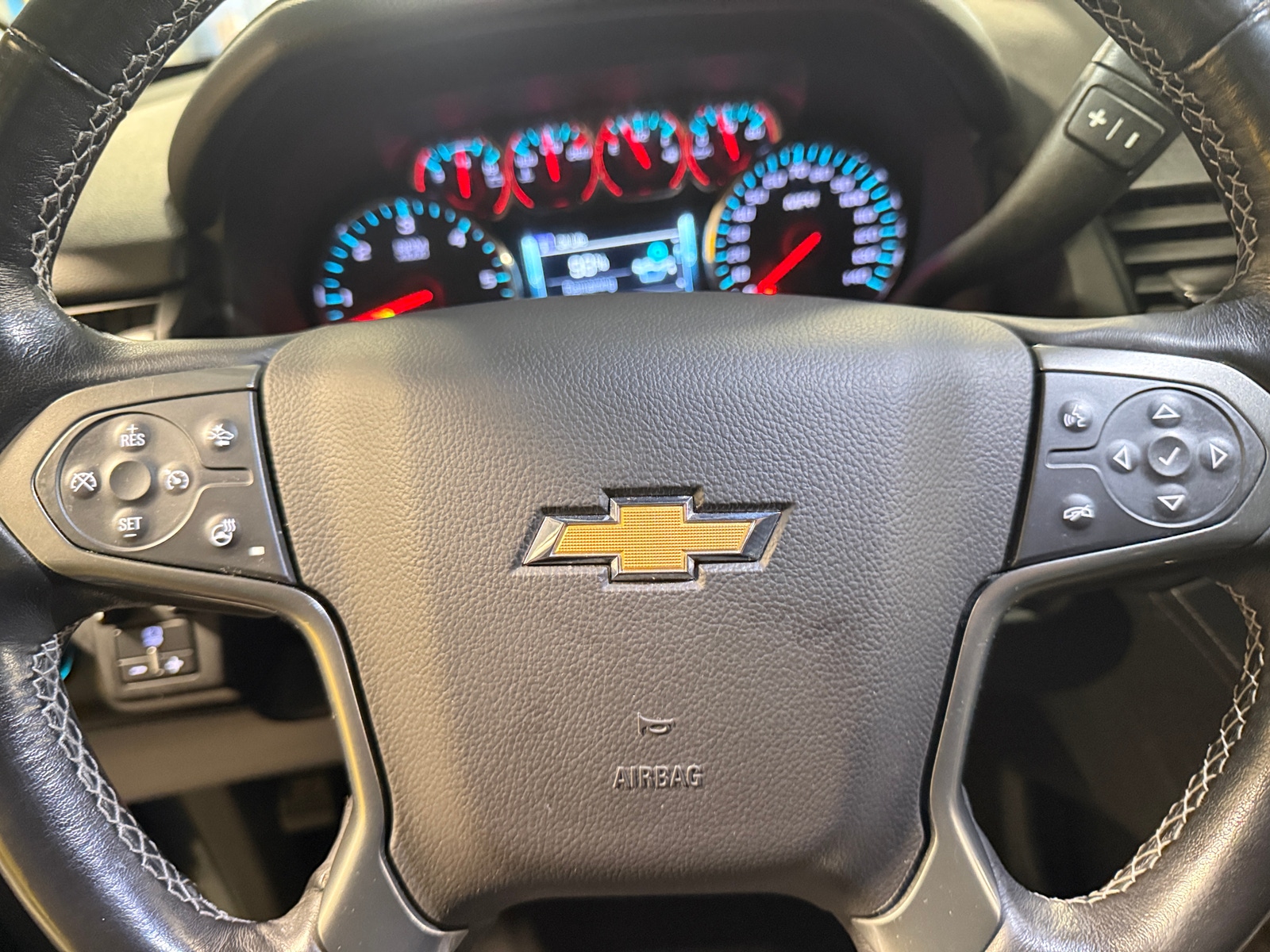 Thumbnail: 2019 Chevrolet Suburban - 4