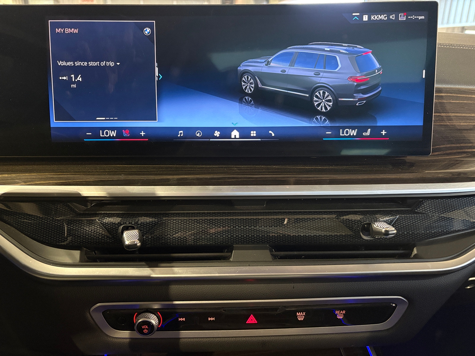 Thumbnail: 2024 BMW X7 - 3