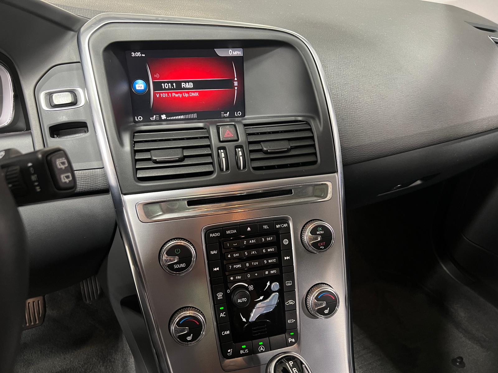 Thumbnail: 2017 Volvo XC60 - 3