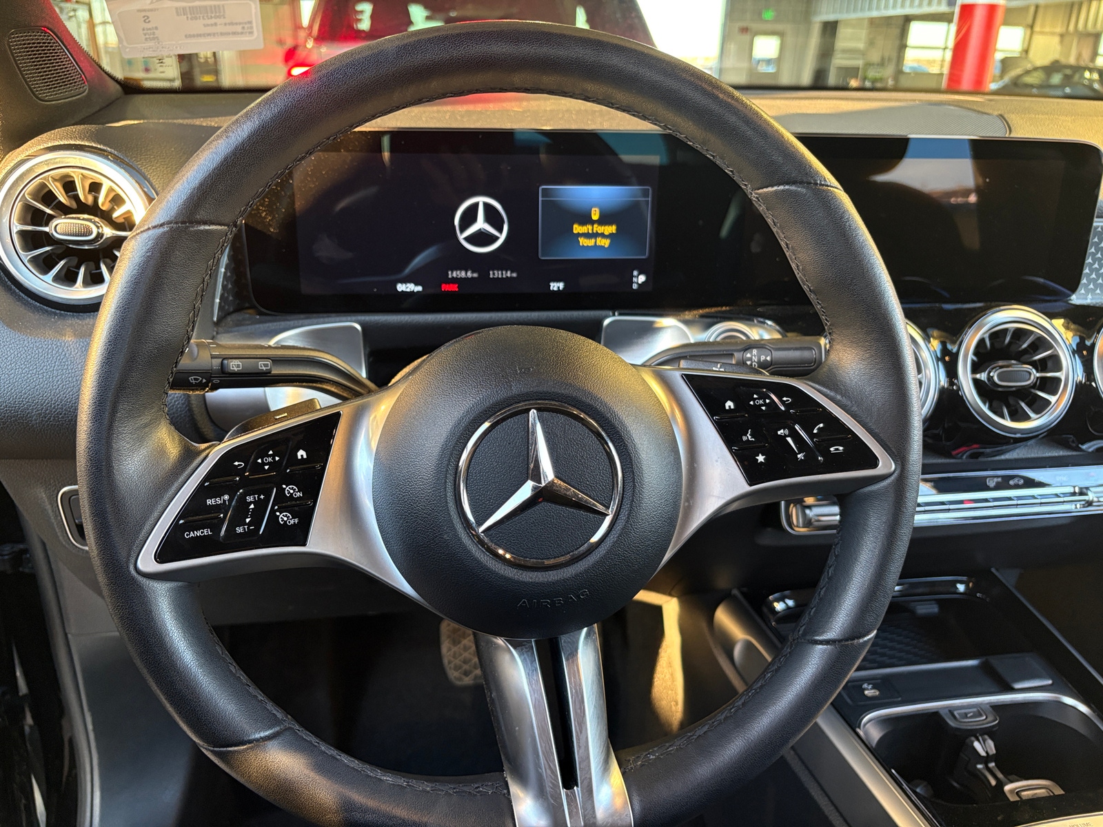 Thumbnail: 2025 Mercedes-Benz GLB - 4