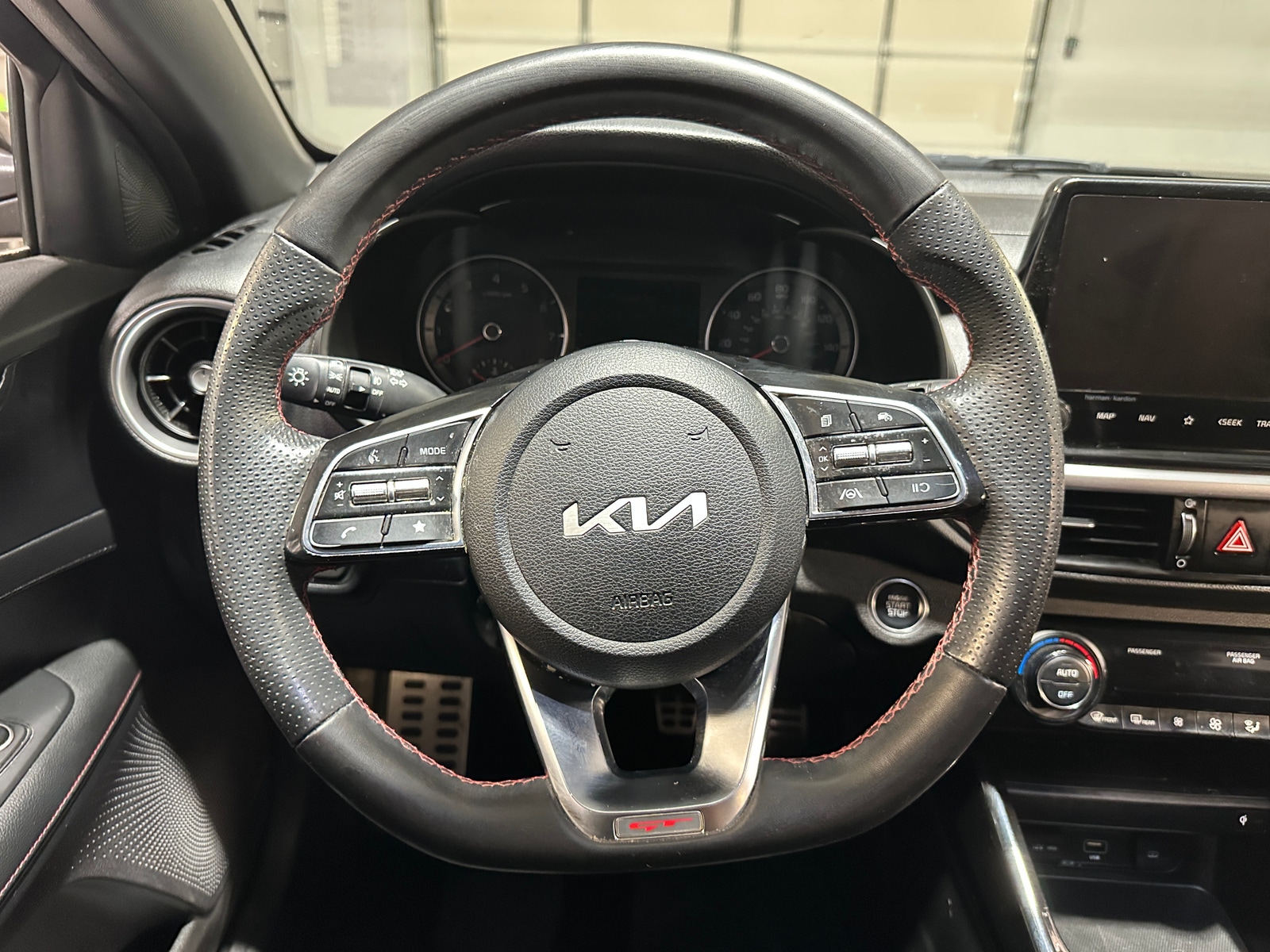 Thumbnail: 2022 Kia Forte - 4