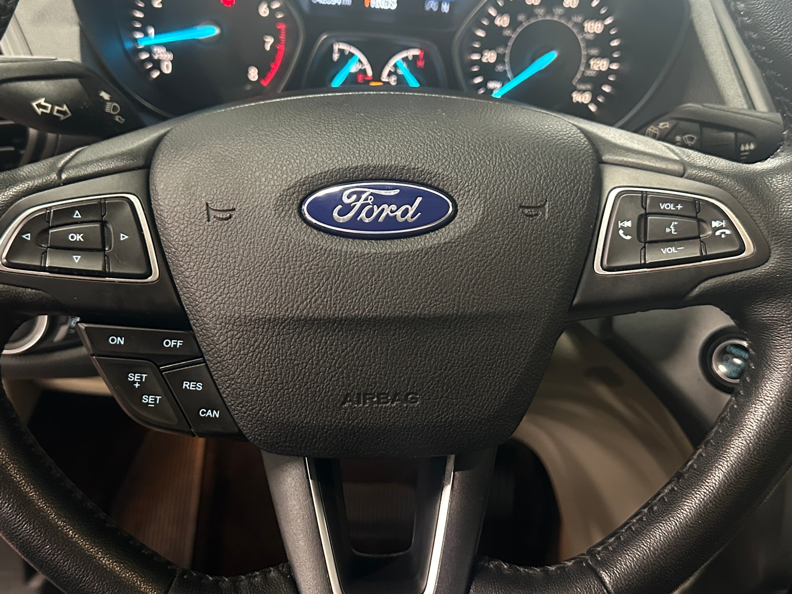 Thumbnail: 2019 Ford Escape - 4