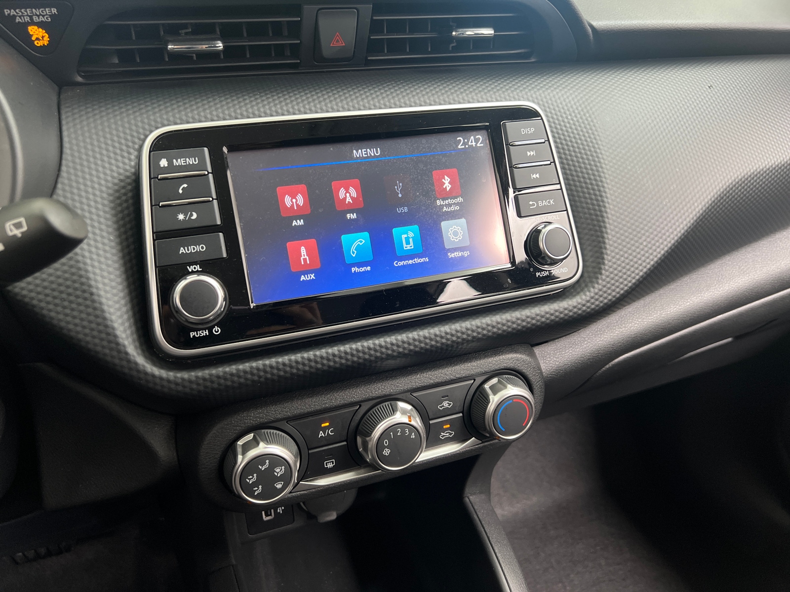 Thumbnail: 2022 Nissan Kicks - 4