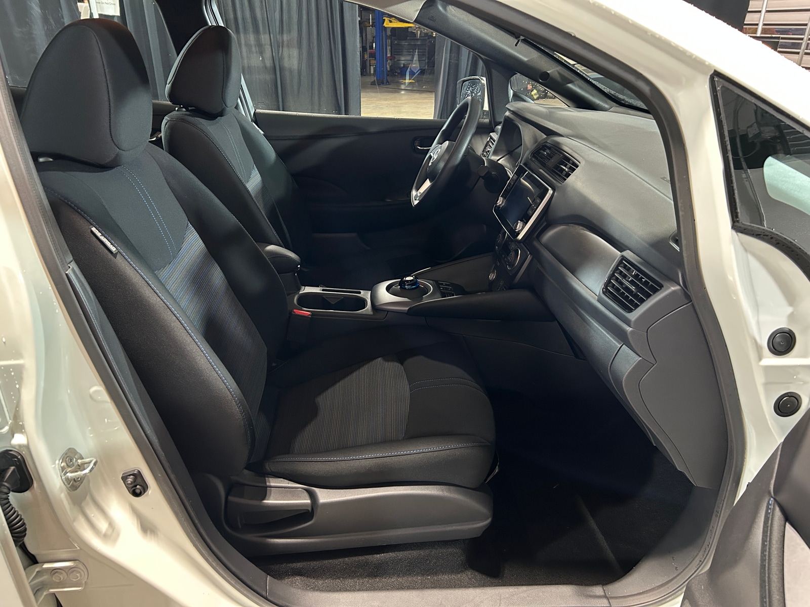 Thumbnail: 2023 Nissan Leaf - 2