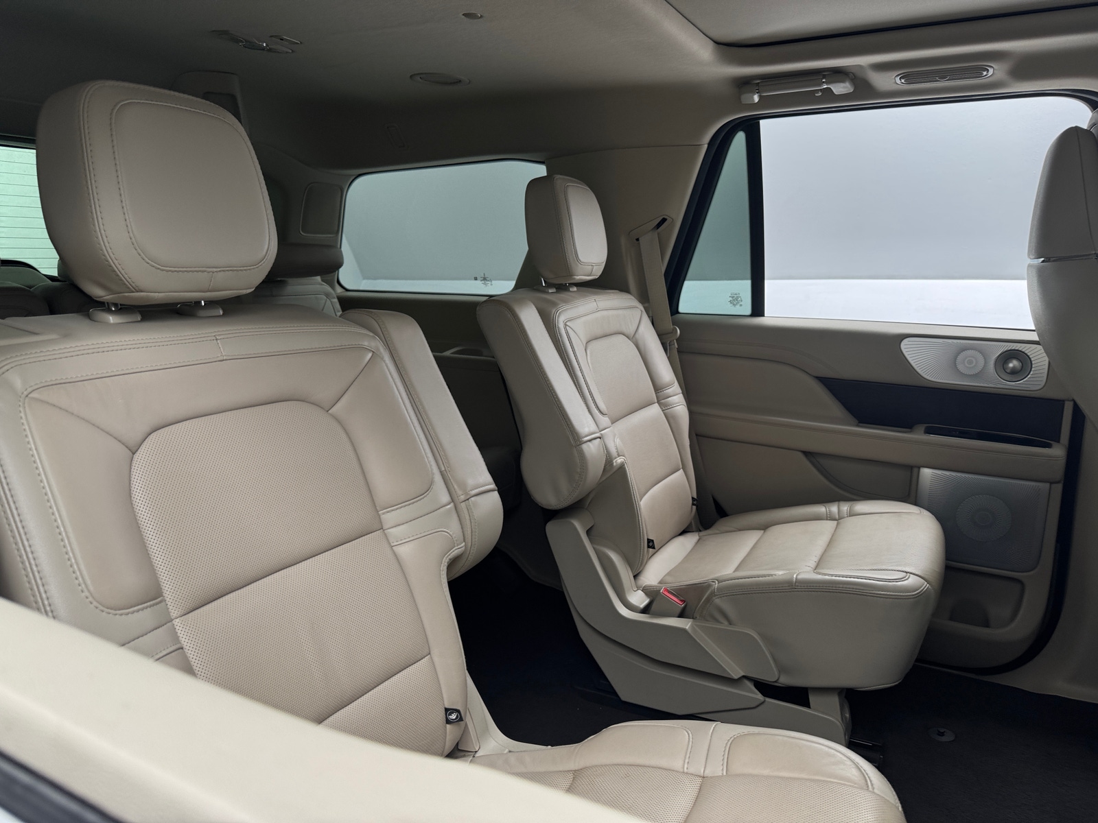 Thumbnail: 2021 Lincoln Navigator - 5
