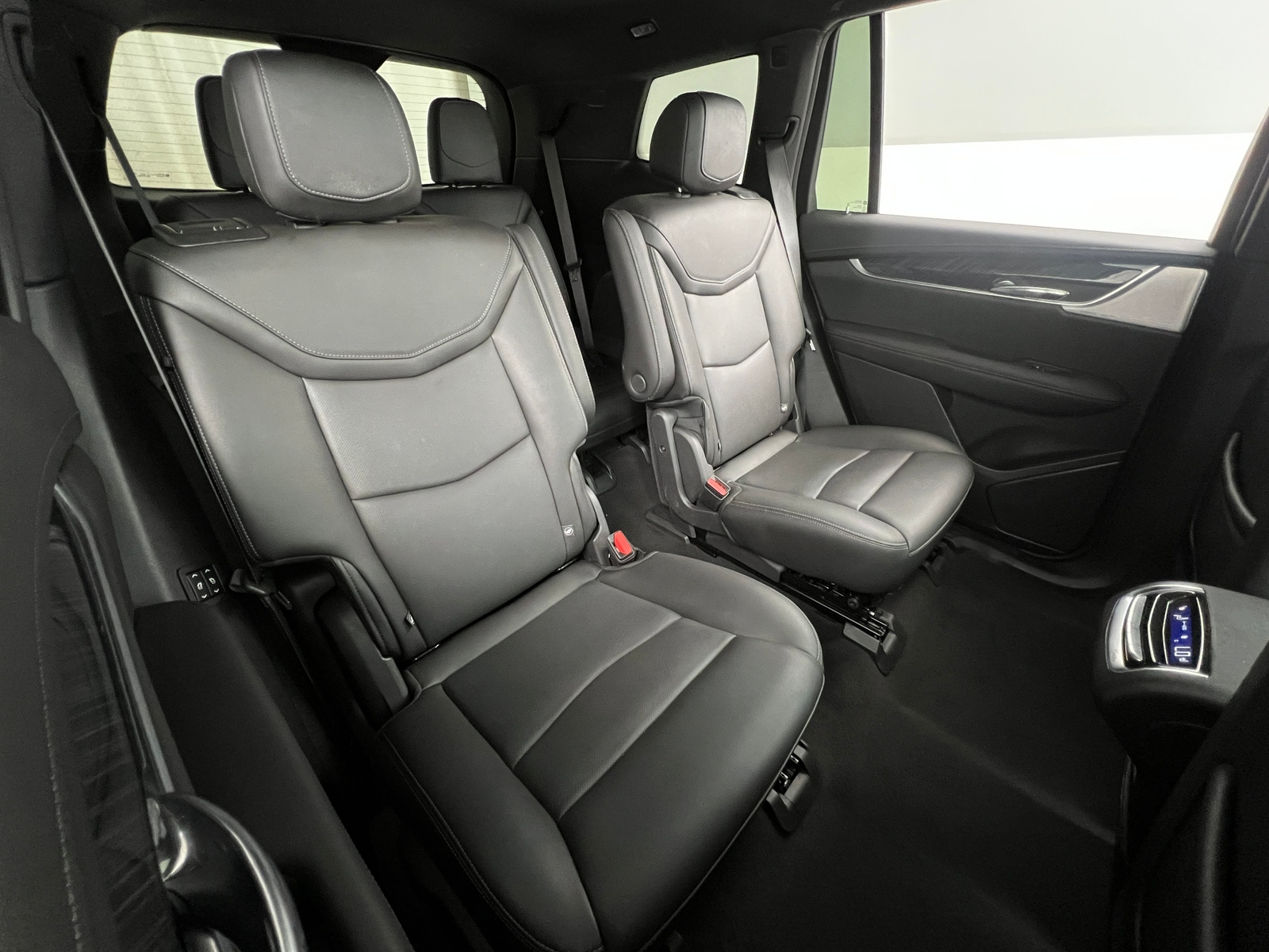 Thumbnail: 2025 Cadillac XT6 - 5