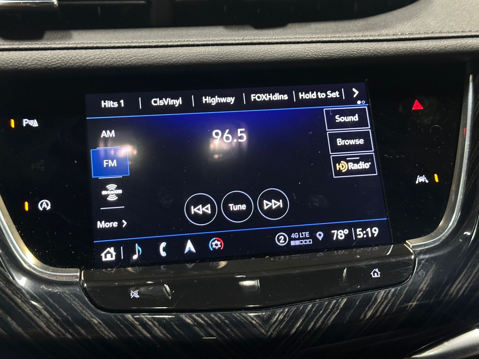 Thumbnail: 2025 Cadillac XT6 - 3