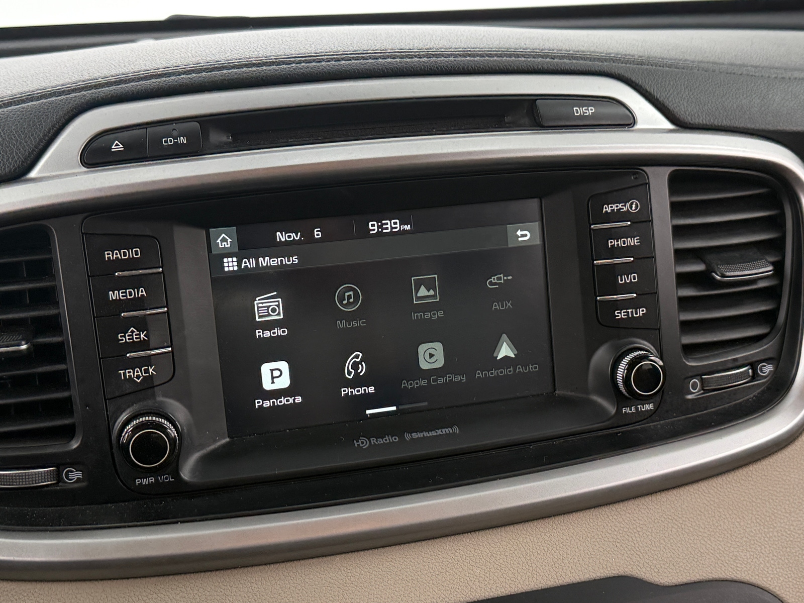 Thumbnail: 2017 Kia Sorento - 4