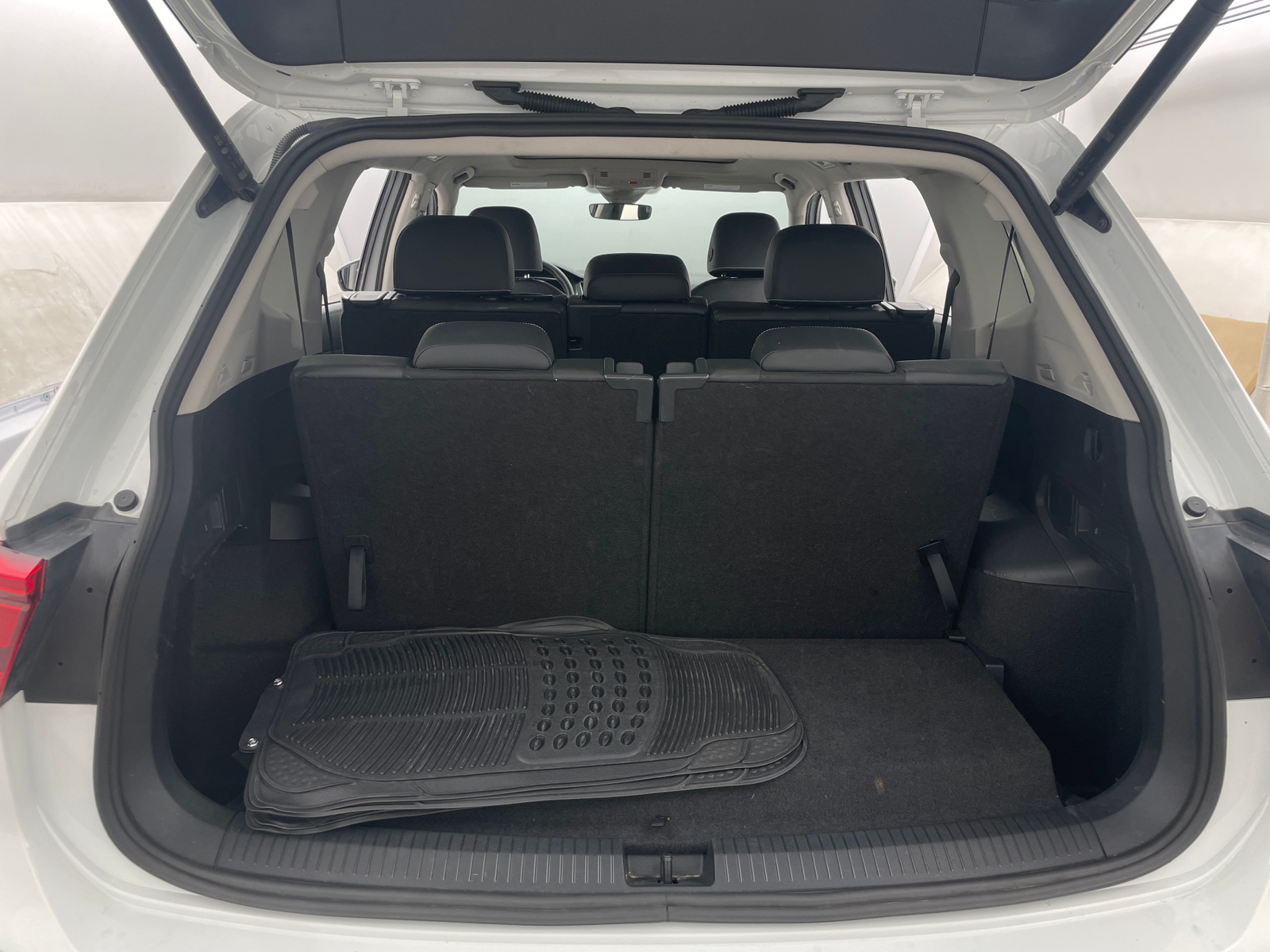 Thumbnail: 2024 Volkswagen Tiguan - 6