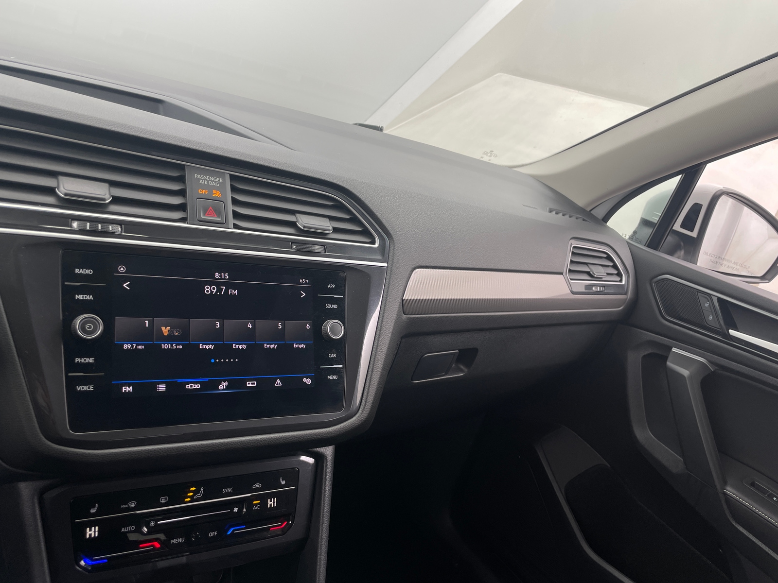 Thumbnail: 2024 Volkswagen Tiguan - 3