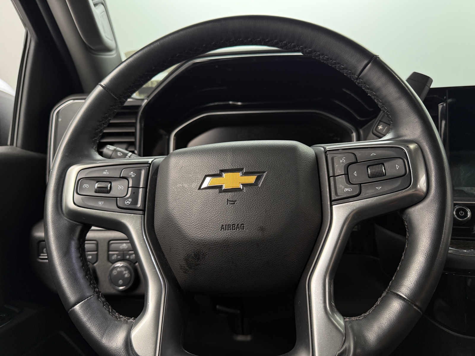 Thumbnail: 2023 Chevrolet Silverado 1500 - 5