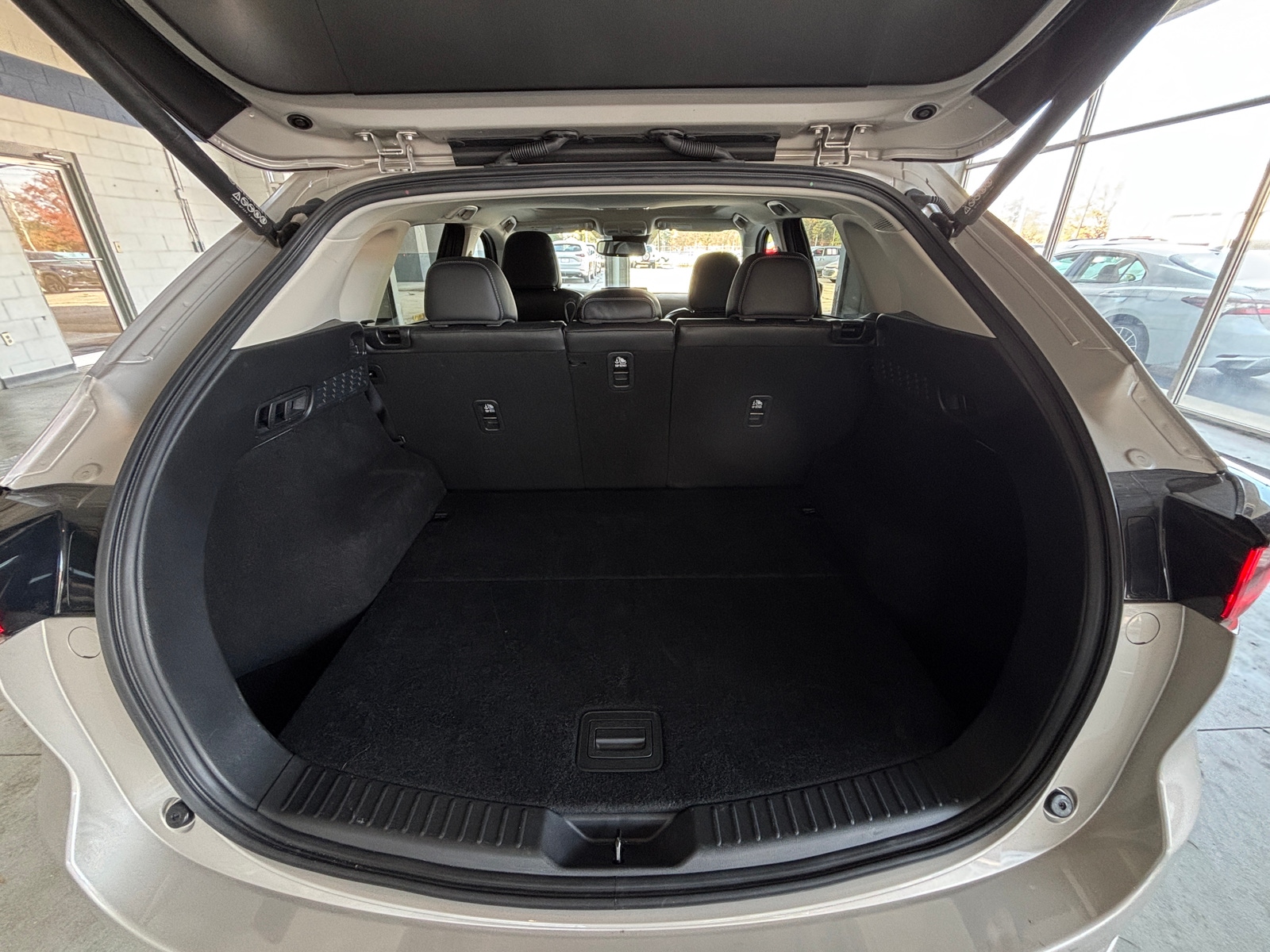 Thumbnail: 2025 Mazda CX-5 - 6