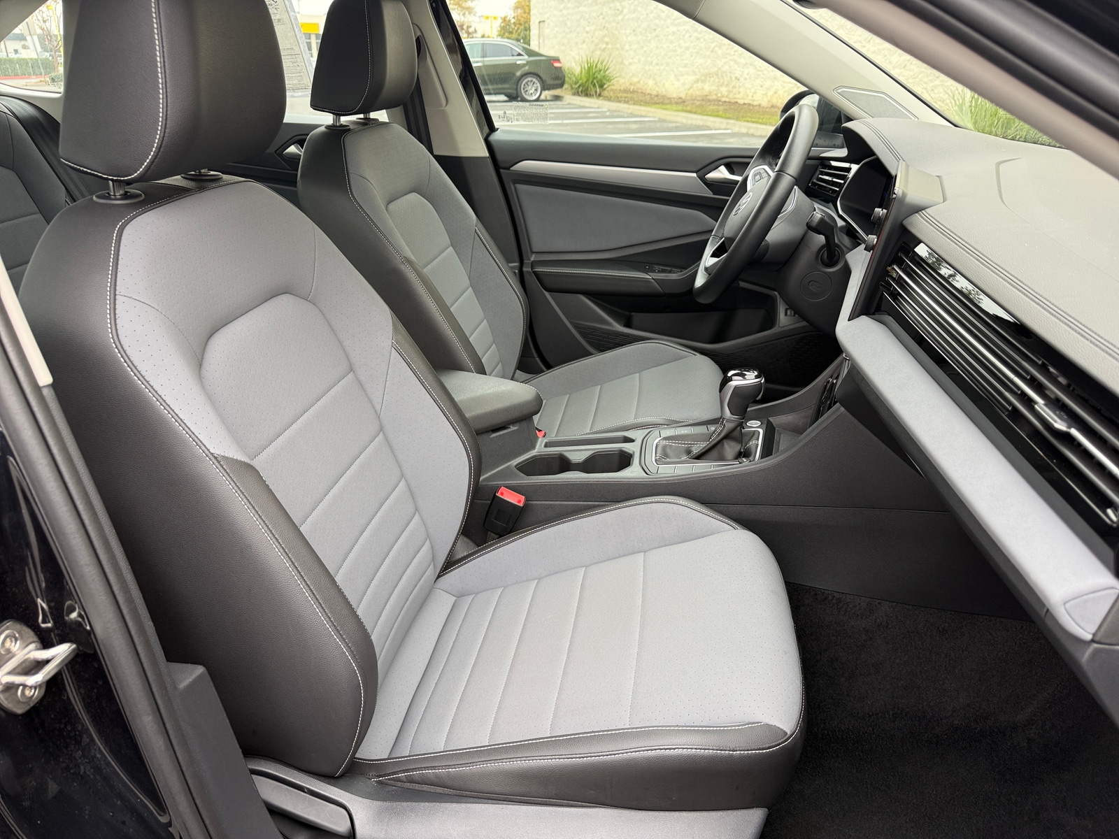 Thumbnail: 2025 Volkswagen Jetta - 2