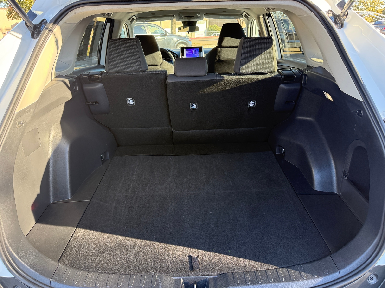 Thumbnail: 2025 Toyota RAV4 - 6